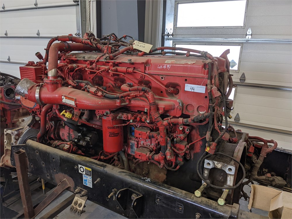Prairie Auction Services Lot 44 ISX Cummins Engine with stand