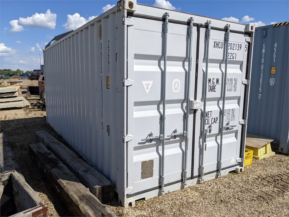 Prairie Auction Services Lot 15 20' Sea can