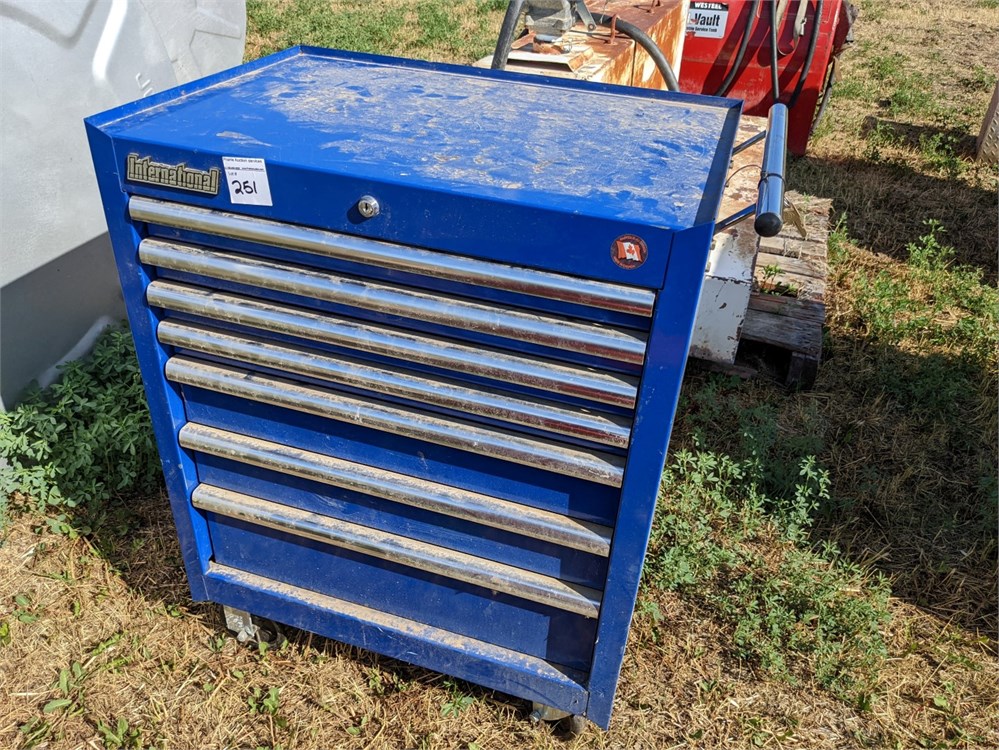 Prairie Auction Services Lot 251 International tool chest with keys